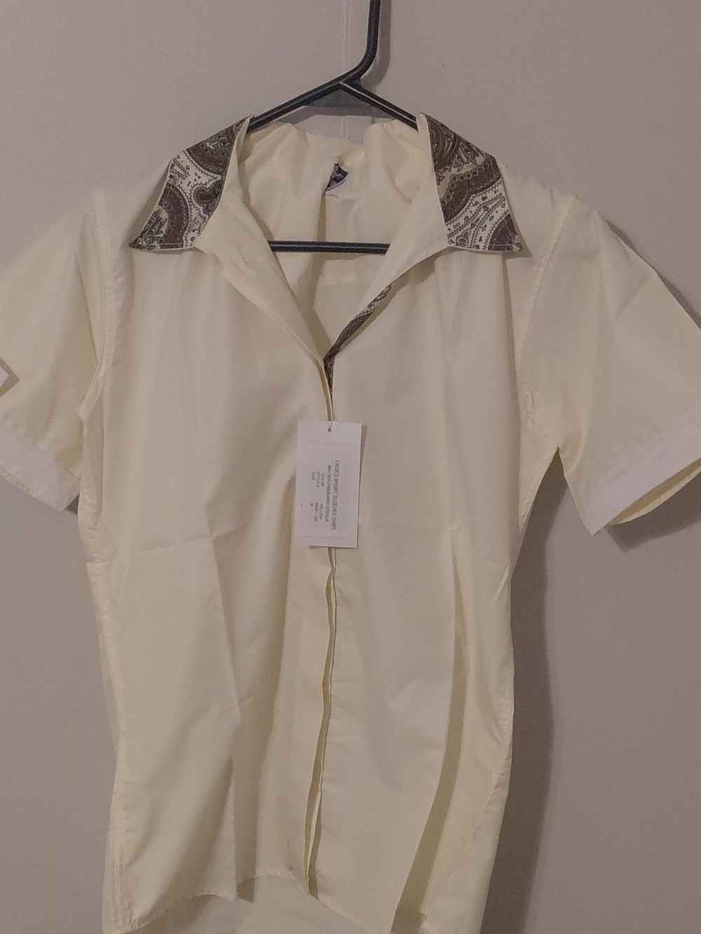 Cream Short-Sleeve Button-Down Shirt with Paisley-Trim Collar